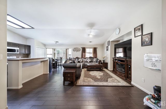 2917 Tapo Ridge Drive, Bakersfield, CA 93313