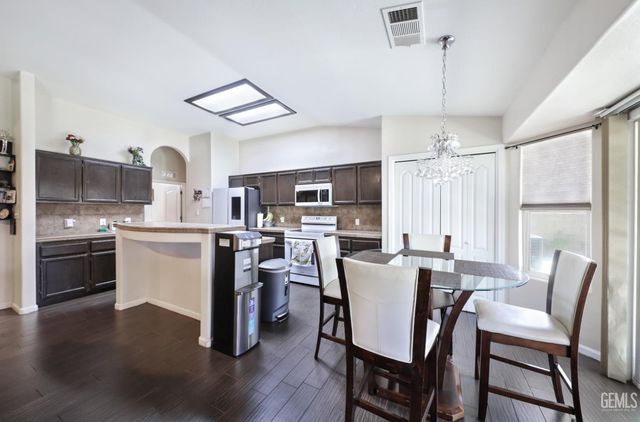 2917 Tapo Ridge Drive, Bakersfield, CA 93313