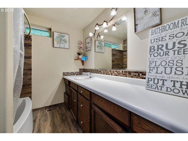 17575 Se TEN EYCK Rd, Sandy, OR 97055