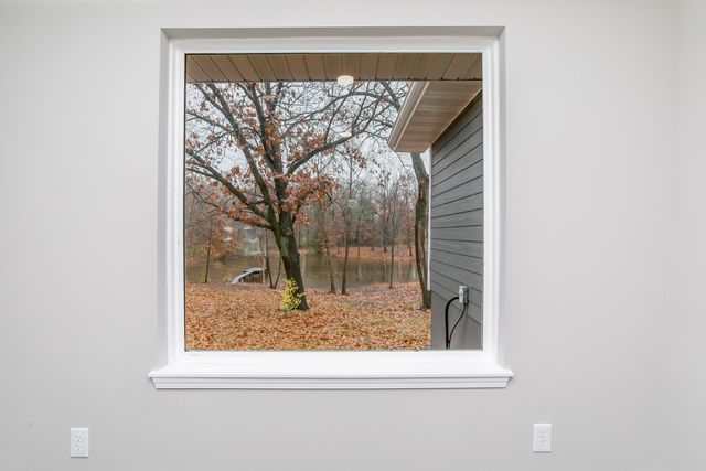 19750 DREW RD, Centralia, MO 65240