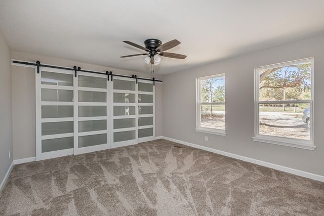 19750 DREW RD, Centralia, MO 65240