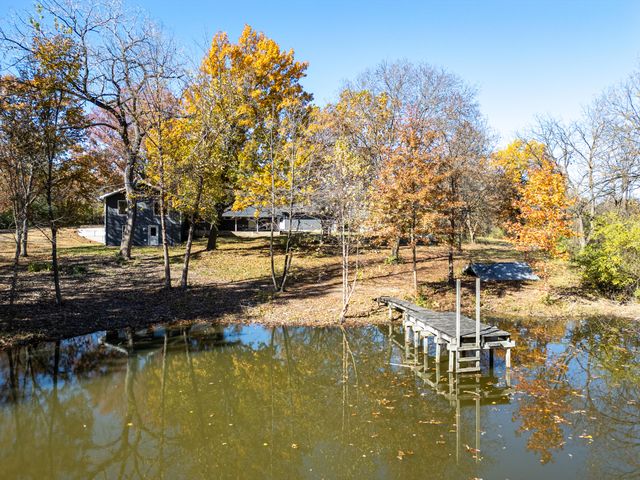 19750 DREW RD, Centralia, MO 65240