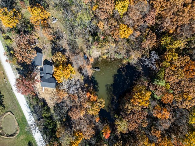 19750 DREW RD, Centralia, MO 65240