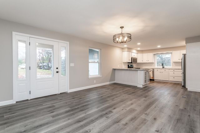 19750 DREW RD, Centralia, MO 65240