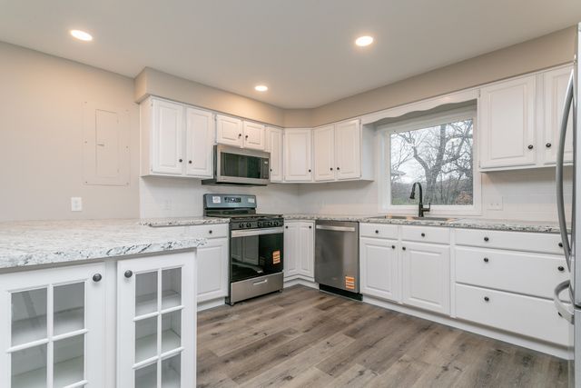 19750 DREW RD, Centralia, MO 65240