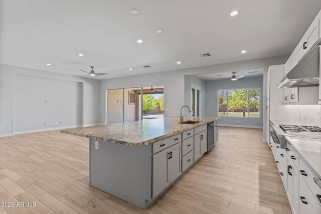 22764 N 97TH Drive, Peoria, AZ 85383