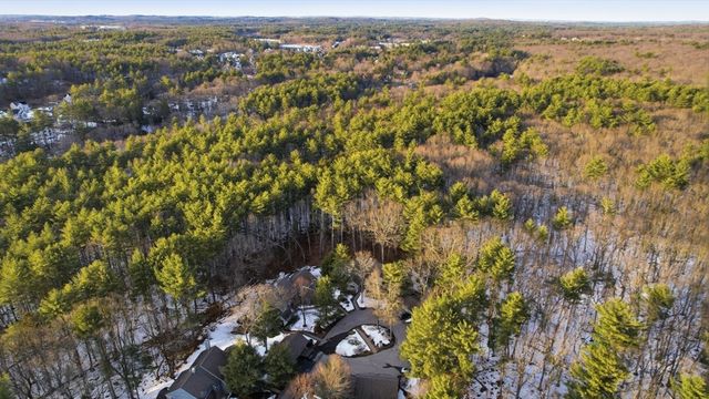 18 Quail Run 18, Acton, MA 01720