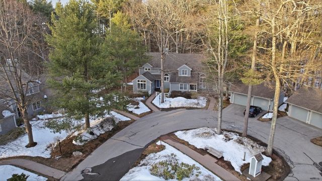 18 Quail Run 18, Acton, MA 01720