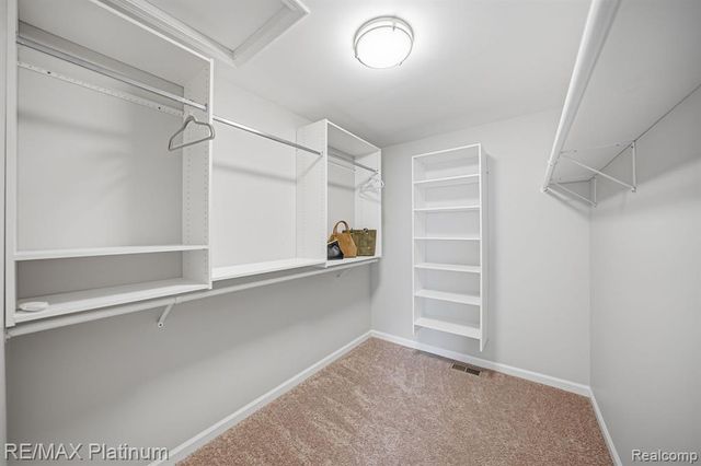 4075 Highcrest Drive, Brighton, MI 48116