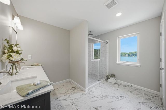 4075 Highcrest Drive, Brighton, MI 48116