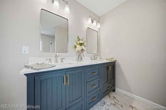 4075 Highcrest Drive, Brighton, MI 48116