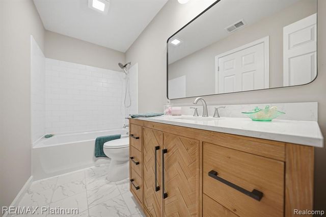 4075 Highcrest Drive, Brighton, MI 48116