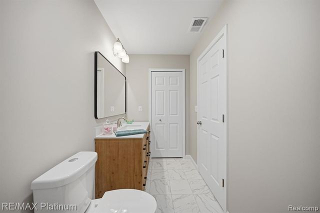 4075 Highcrest Drive, Brighton, MI 48116