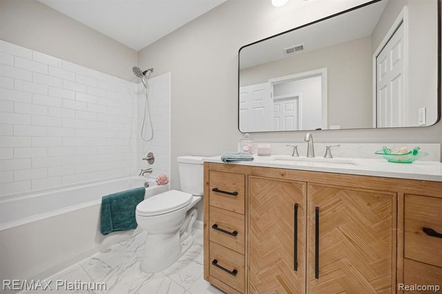 4075 Highcrest Drive, Brighton, MI 48116