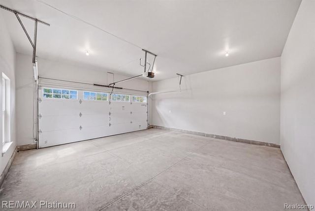 4075 Highcrest Drive, Brighton, MI 48116