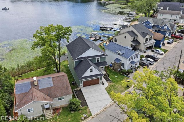 4075 Highcrest Drive, Brighton, MI 48116