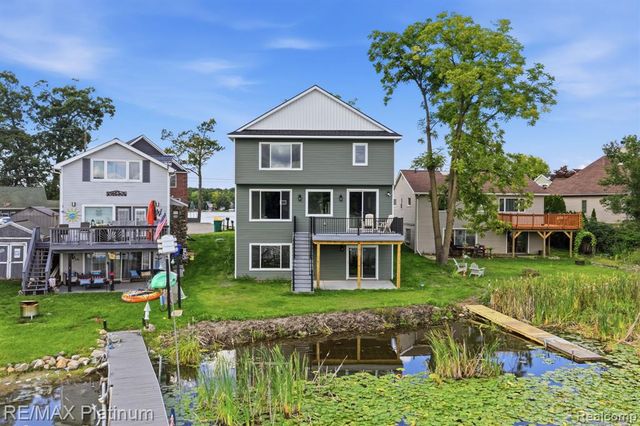 4075 Highcrest Drive, Brighton, MI 48116