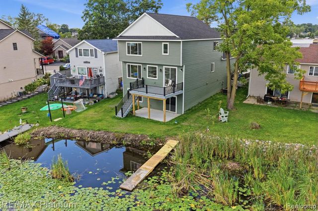 4075 Highcrest Drive, Brighton, MI 48116
