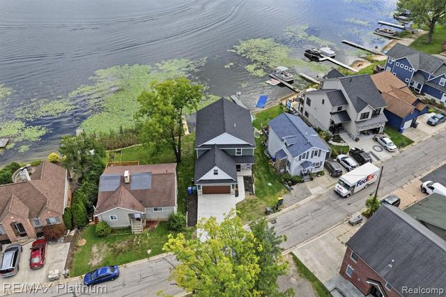 4075 Highcrest Drive, Brighton, MI 48116