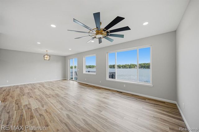 4075 Highcrest Drive, Brighton, MI 48116