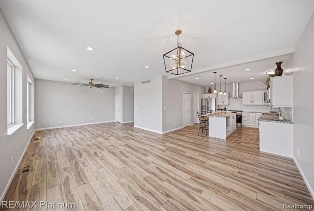 4075 Highcrest Drive, Brighton, MI 48116