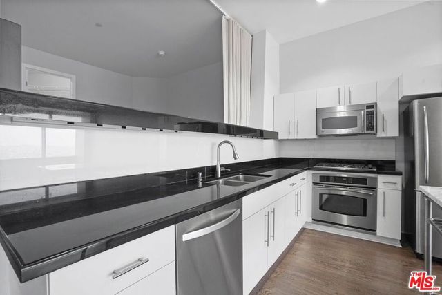 1100 Wilshire 3404, Los Angeles, CA 90017