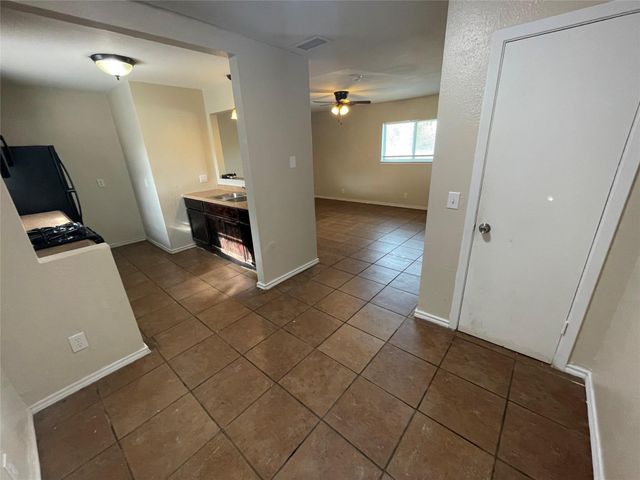 6253 Manor RD B, Austin, TX 78723