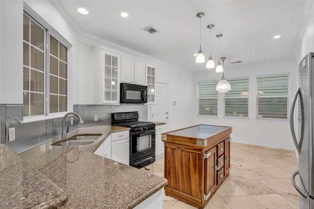 2606 Kinney Oaks CT, Austin, TX 78704