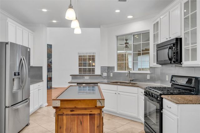 2606 Kinney Oaks CT, Austin, TX 78704