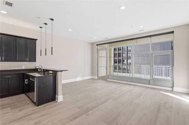 301 5th Ave 506, Downtown Pgh, PA 15222