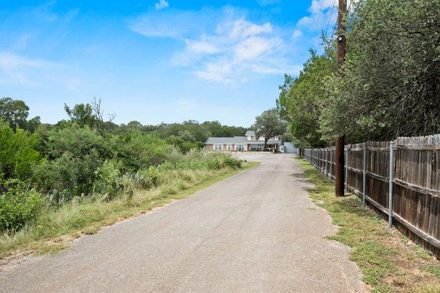 699 Floral Ave, New Braunfels, TX 78130