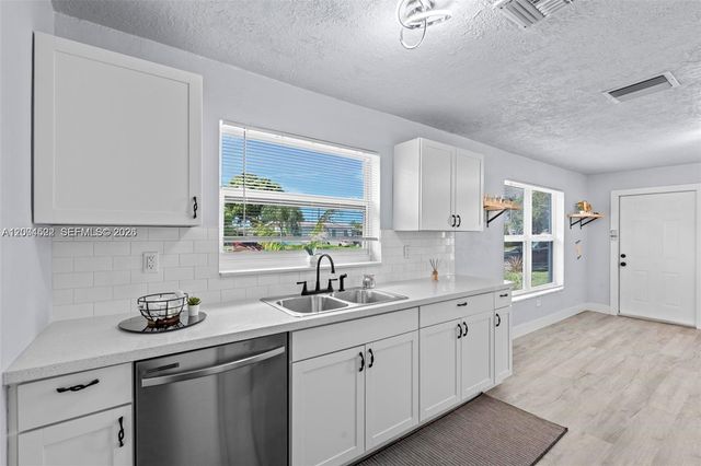 5621 SW 38th Ct 0, Davie, FL 33314