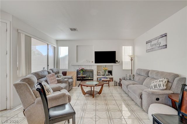 1069 Coral Desert Drive, Las Vegas, NV 89123