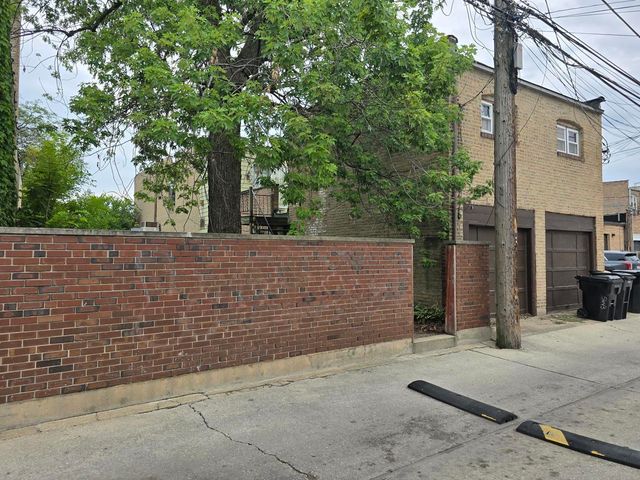 5638 N Western Avenue, Chicago, IL 60659