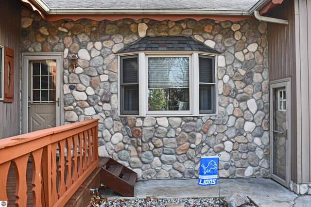 1720 Iroquois Trail, National City, MI 48748