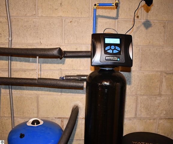 1720 Iroquois Trail, National City, MI 48748