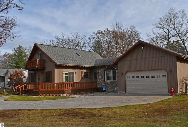 1720 Iroquois Trail, National City, MI 48748