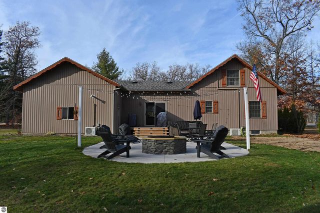 1720 Iroquois Trail, National City, MI 48748