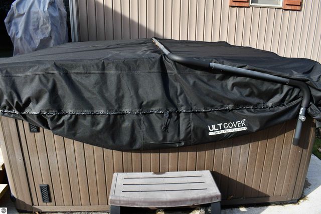 1720 Iroquois Trail, National City, MI 48748