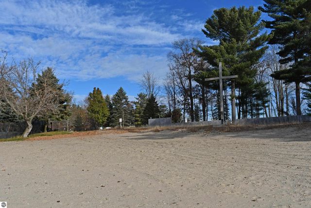 1720 Iroquois Trail, National City, MI 48748