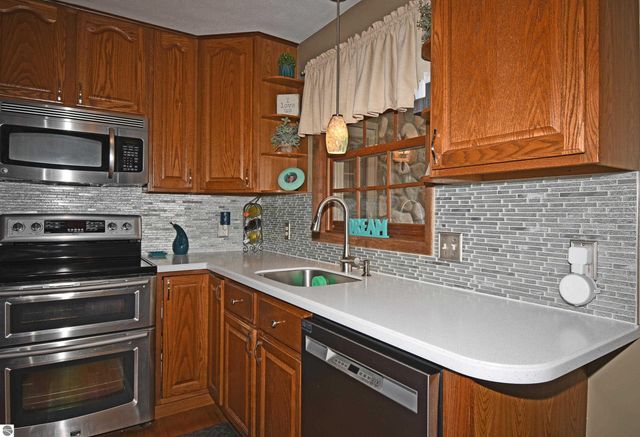 1720 Iroquois Trail, National City, MI 48748