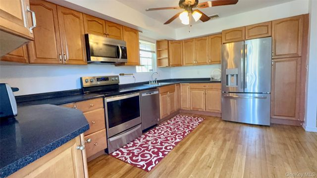 29 Sheridan Drive, Shirley, NY 11967