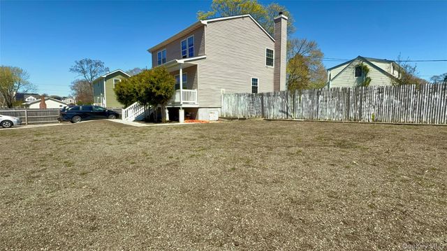 29 Sheridan Drive, Shirley, NY 11967