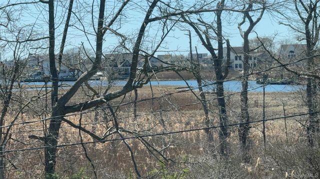 29 Sheridan Drive, Shirley, NY 11967