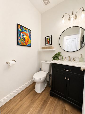 1612 N Miriam Ave B, Austin, TX 78702
