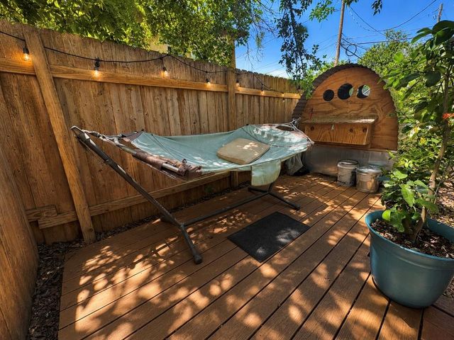 1612 N Miriam Ave B, Austin, TX 78702
