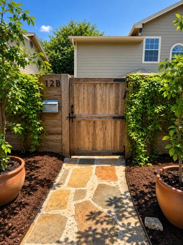 1612 N Miriam Ave B, Austin, TX 78702