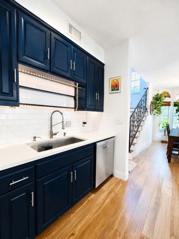 1612 N Miriam Ave B, Austin, TX 78702