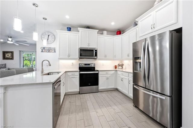 998 Enbrook LOOP, Naples, FL 34114