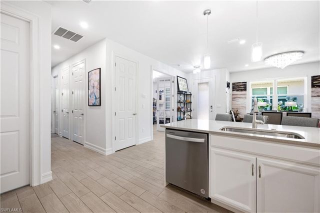 998 Enbrook LOOP, Naples, FL 34114